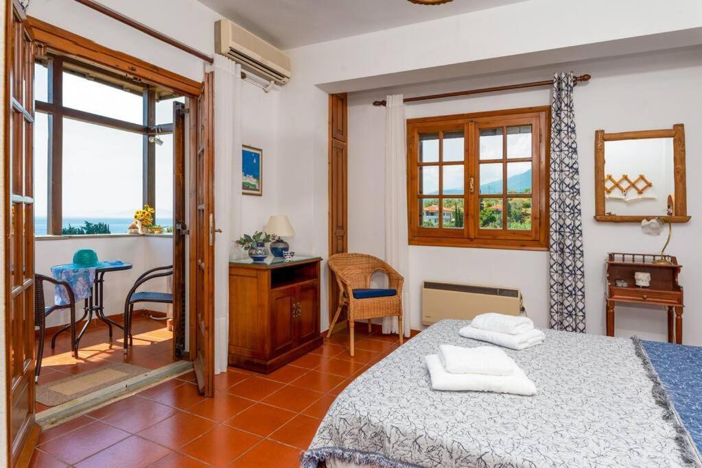 Seaside House With View Over Pagasitikos 아피소스 외부 사진