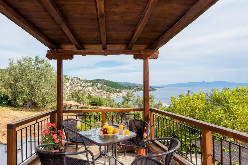 Seaside House With View Over Pagasitikos 아피소스 외부 사진