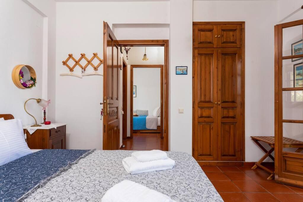 Seaside House With View Over Pagasitikos 아피소스 외부 사진