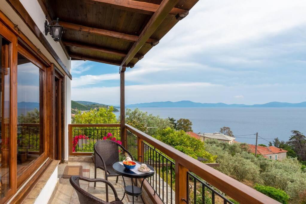 Seaside House With View Over Pagasitikos 아피소스 외부 사진