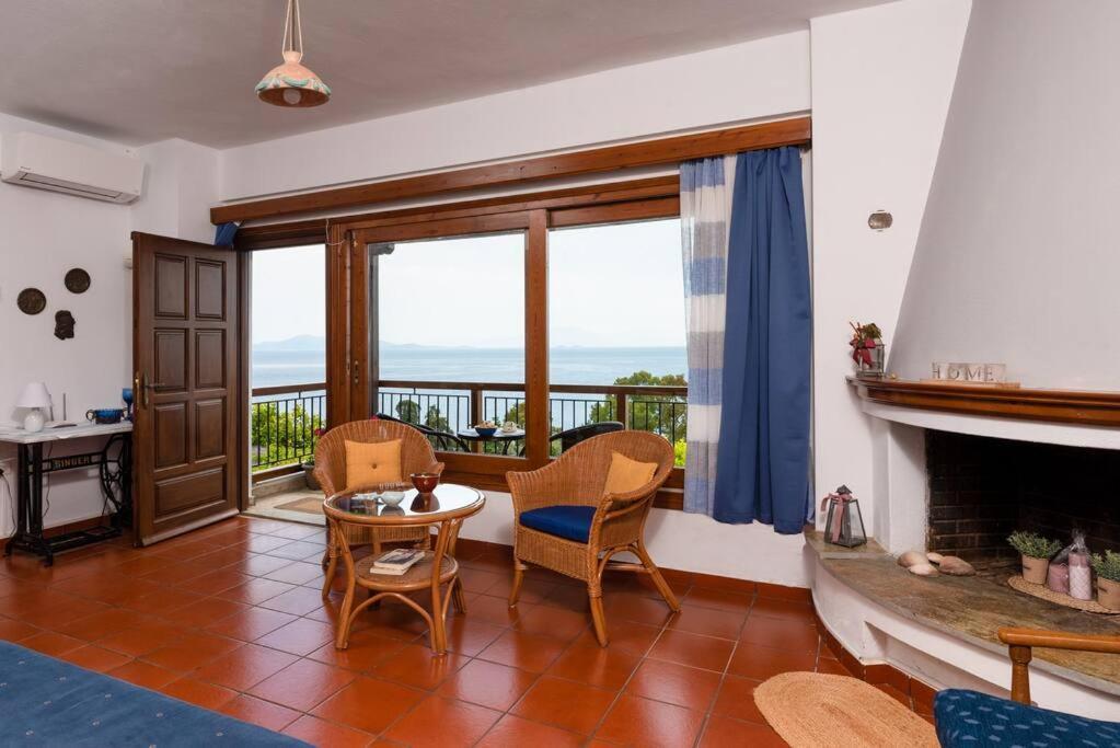 Seaside House With View Over Pagasitikos 아피소스 외부 사진